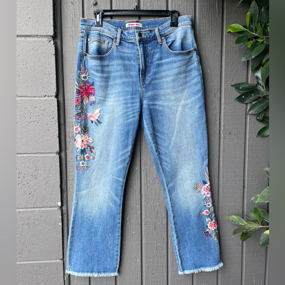 Johnny Was The Cropped Baby Boot Jeans Floral & Bird Embroidery Coastal Cowgirl